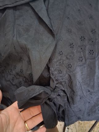 Camisa negra de raso