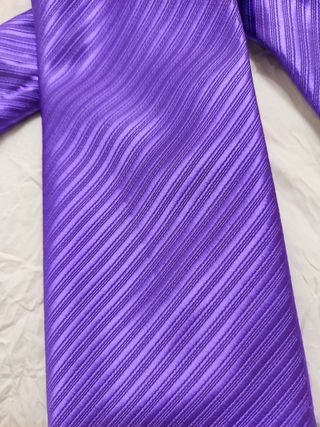 Corbata morada 