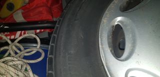 Vendo llantas de Mercedes.Vito ..con tapacubos ori