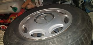 Vendo llantas de Mercedes.Vito ..con tapacubos ori