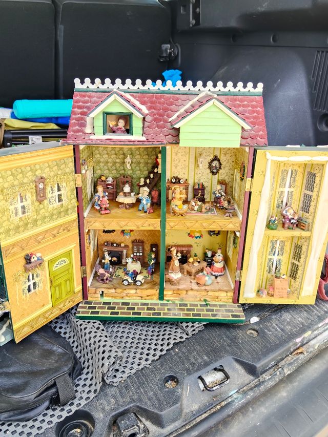 Casa muñecas caja musical de colección antigua