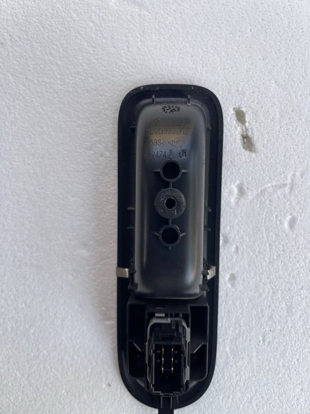 Interruptor elevalunas Renault Clio III