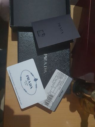Caga,sin cartera Prada Negra