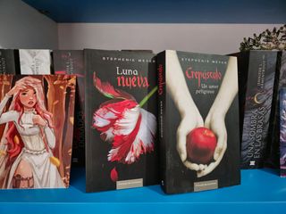 2 libros de la saga Crepúsculo
