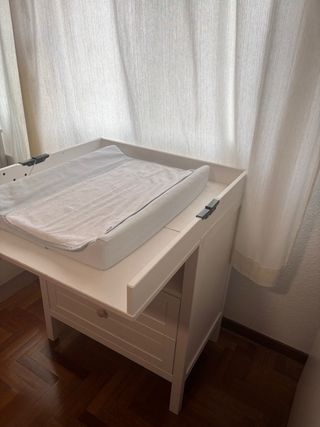 Mueble cambiador, incluye colchon cambiador