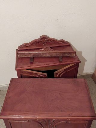 2 Mesitas de noche antiguas a juego