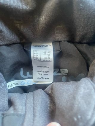 Mono de Esquí negro y guantes de regalo