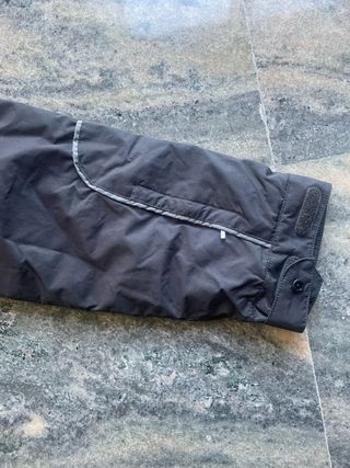 Mono de Esquí negro y guantes de regalo