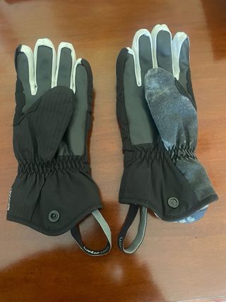 Mono de Esquí negro y guantes de regalo