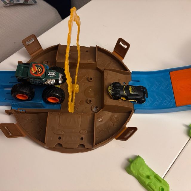 Pista de coches Mattel Hot Wheels Monster Trucks Rueda de acrobacias