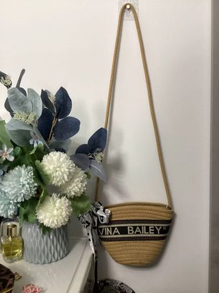 Bolso pequeño tejido a mano, elegante y exclusivo
