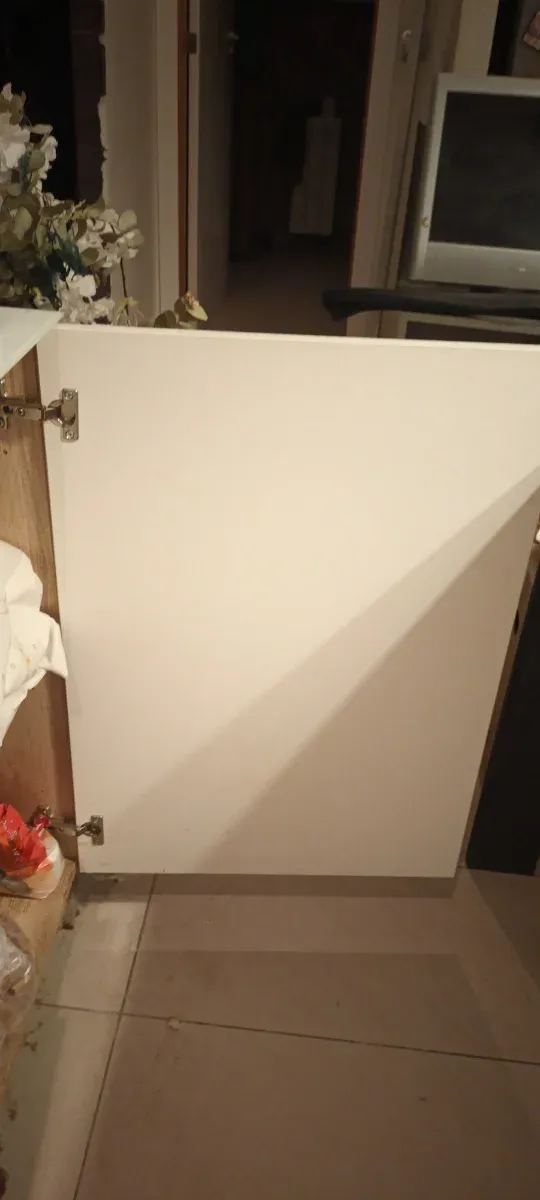 Aparador blanco brillante salón/cocina