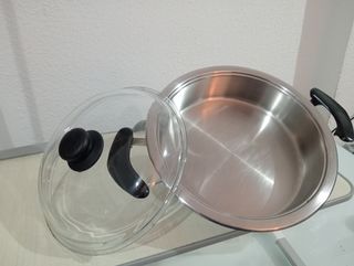 ,.OLLA AMC DE ACERO INOXIDABLE DE ALTA CALIDAD.