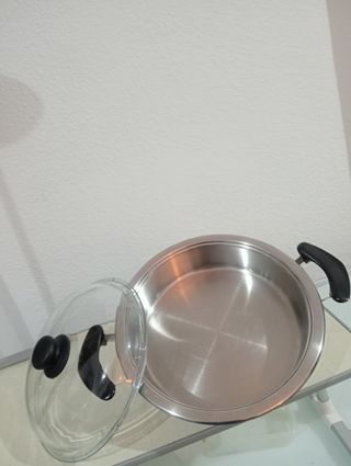 ,.OLLA AMC DE ACERO INOXIDABLE DE ALTA CALIDAD.