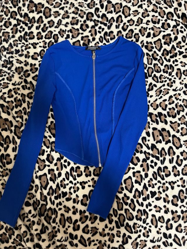 Top azul eléctrico manga larga