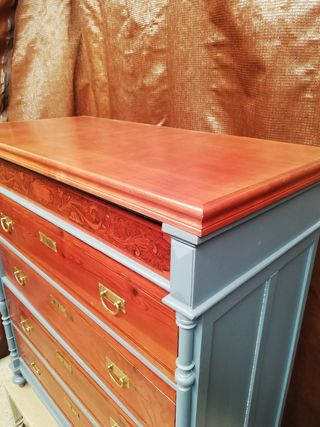 Cómoda antigua restaurada azul y marrón