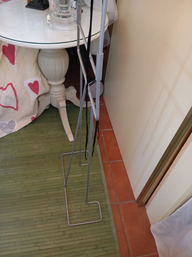 Galán noche niña mujer metalico