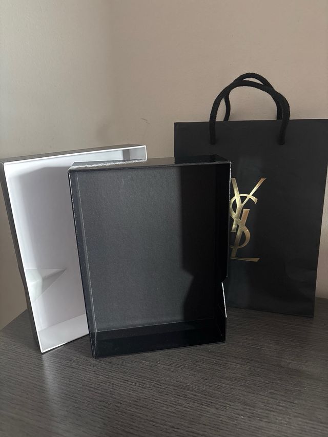 Yves Saint Laurent Libre - Caja y Bolsa