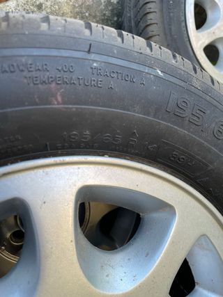 4 Llantas con neumaticos - Ford Sierra 195/65 R14