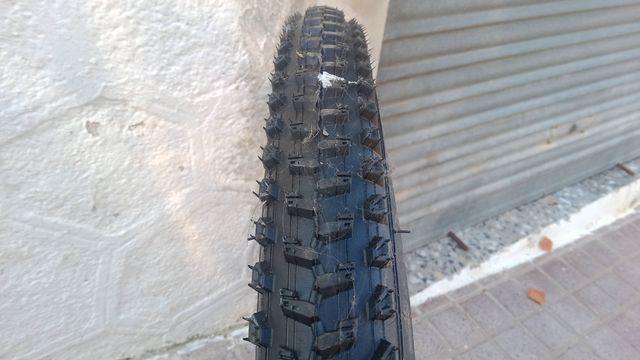 Neumático bici de montaña