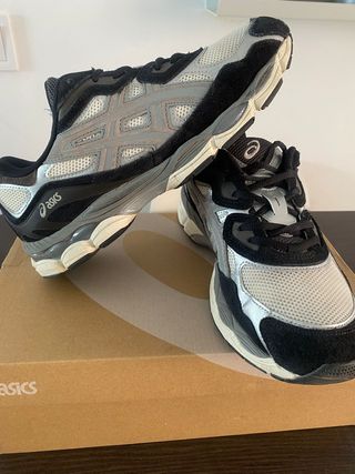 Asics nyc. Talla 42