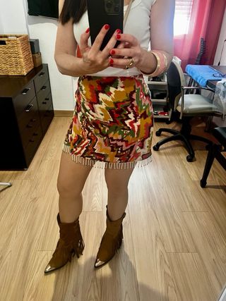 Falda Zara estampada multicolor