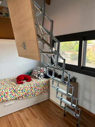 Escalera plegable interior