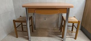 Mesa cocina extensible con 2 taburetes