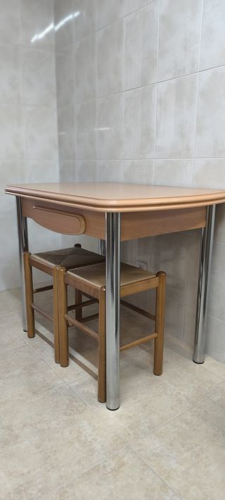 Mesa cocina extensible con 2 taburetes