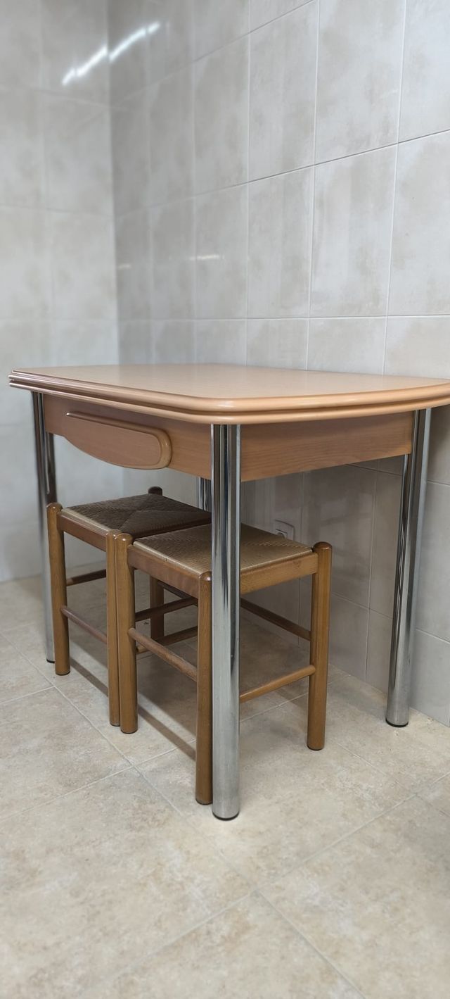 Mesa cocina extensible con 2 taburetes