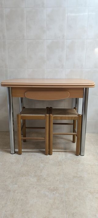 Mesa cocina extensible con 2 taburetes