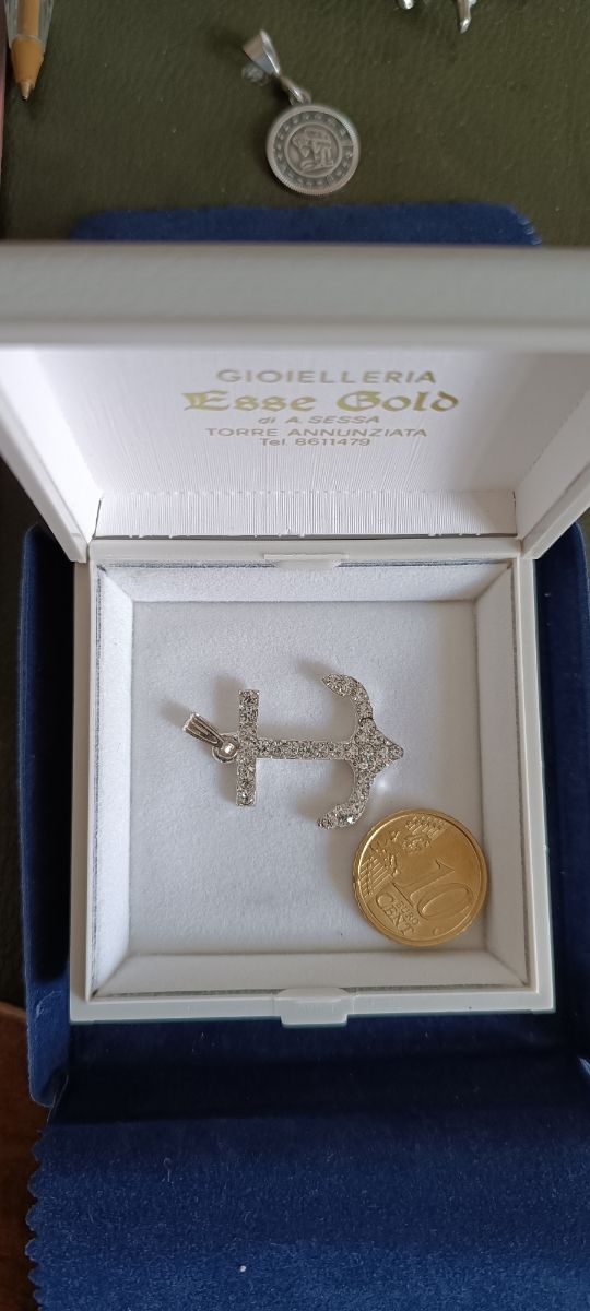 CIONDOLO CON STRASS A FORMA DI ANCORA