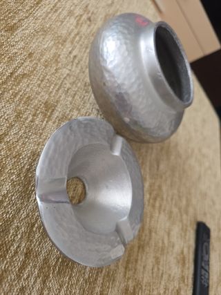 Cenicero vintage metálico