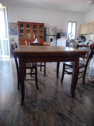 Tavolo da cucina apribile 