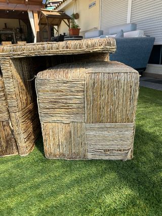 Tavolo in rattan + 4 pouf