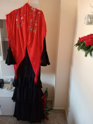 Traje Flamenca rojo y negro