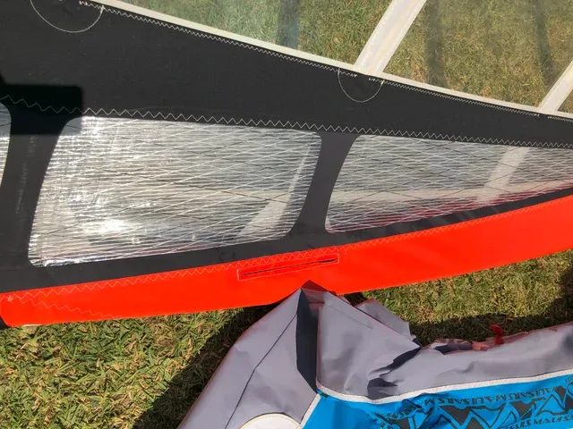 Vela de windsurf slalom race 8.4