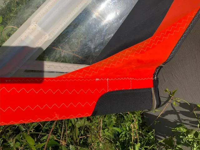 Vela de windsurf slalom race 8.4