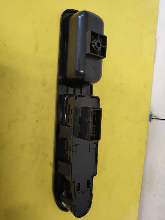 🟢BOTONERA ELEVALUNAS PEUGEOT 207 X2 BOTON