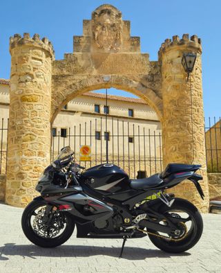 Suzuki GSXR 1000 K6
