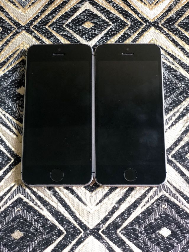 2 iPhone SE 16gb grises