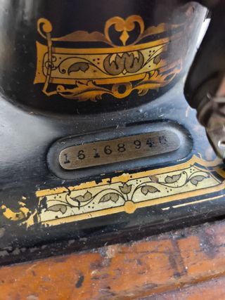 Maquina de coser antigua con manivela año 1899