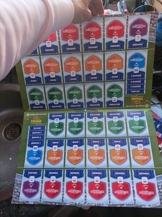 75 Cromos Adrenalyn XL 22-23