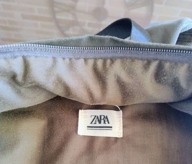Mochila escolar dinosaurios Zara