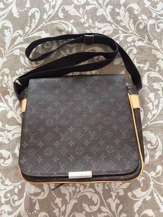 Bolso Louis Vuitton bandolera, medidas 30x30cm 