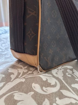 Bolso Louis Vuitton bandolera, medidas 30x30cm 