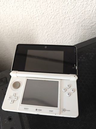 Nintendo 3DS con 6 juegos y cargador