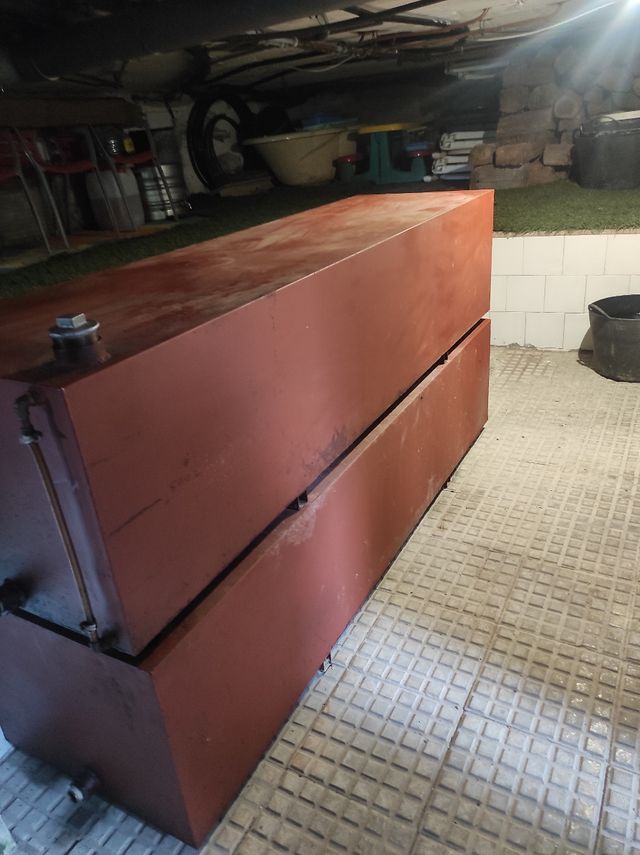 2 Depósitos gasoil 500L c/u