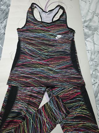 Mallas y camisetas talla M. 