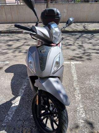 Sym Symphony ST 125 - Gris.aún con 4 años garantía